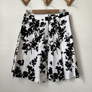 NWT $64 Nue Options black white floral print knee length‎ pleat skirt 8P